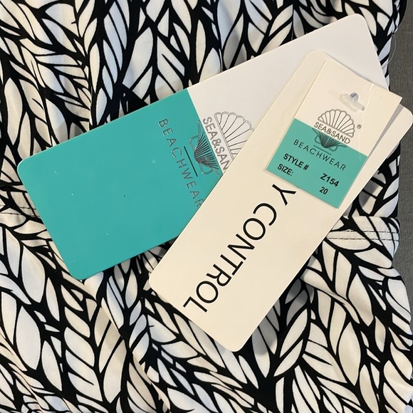 Sea & Sand Black and White Tummy Control One Piece Swimsuit Size 20 - Picture 15 of 16